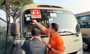 Kiểm tra gần 1.000 xe đưa đón học sinh Hà Nội, phát hiện một số bất cập