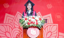 Thủ khoa Nguyễn Thị Kim Oanh: 'Chọn can đảm mỗi ngày, biến nỗi sợ thành bản lĩnh cống hiến' 