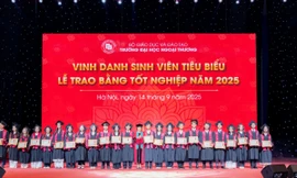 Trường Đại học Ngoại thương tổ chức lễ trao bằng đợt 2 năm 2025 cho hơn 2.000 sinh viên khóa 60 và các khóa bổ sung