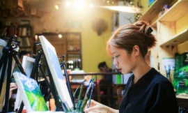 Người trẻ 'bật' cảm hứng sáng tạo thủ công giữa thời đại số 