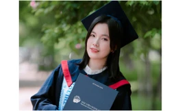 Từ đam mê Toán học đến thủ khoa ngành Kinh tế quốc tế: Hành trình nỗ lực của nữ sinh Ngoại giao