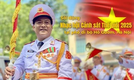 Sôi động Nhạc hội Cảnh sát Thế giới 2025 tại phố đi bộ Hồ Gươm, Hà Nội