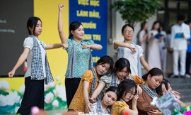 THPT Khương Đình: Kỷ niệm Ngày 20/10 bằng sự chia sẻ, yêu thương