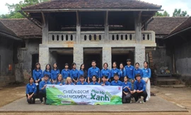 Đội tình nguyện Mùa hè xanh tại Di tích quốc gia đặc biệt Nhà tù Sơn La.