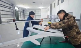 Người thầy vùng Nội Mông gieo nghề nơi gió cát
