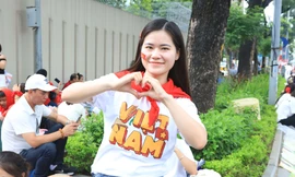 Hà Nội rực sắc đỏ chờ tổng duyệt A80 kỷ niệm 80 năm Quốc khánh