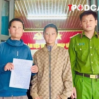 NÓNG 20/8: Giải cứu bé gái bị người lạ dụ dỗ bỏ nhà đi làm 'việc nhẹ lương cao' ở quán karaoke