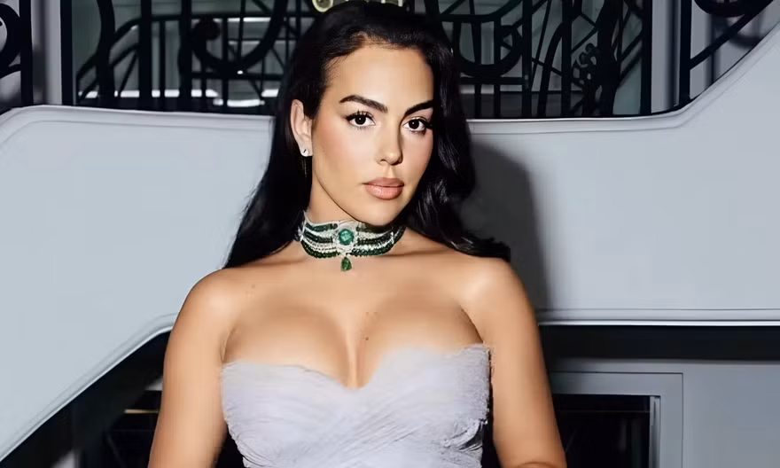 Bạn gái Ronaldo và dàn WAGs Bồ Đào Nha 