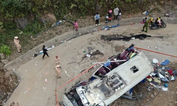 Lãnh đạo tỉnh Lào Cai trực tiếp chỉ đạo tại hiện trường vụ lật xe của đoàn thiện nguyện khiến 9 người tử vong 