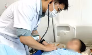 Viêm màng não do não mô cầu diễn biến phức tạp