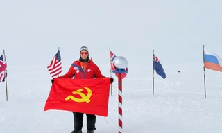 Cờ Đảng ở Cực Nam Địa lý