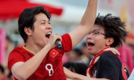 Nghệ sĩ ăn mừng tuyển Việt Nam ngược dòng thắng Thái Lan 