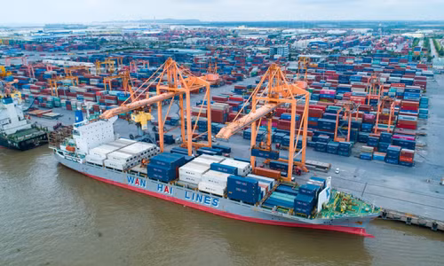 ADB: Kinh tế Việt Nam vững vàng trước thách thức toàn cầu