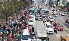 Ùn tắc kéo dài trong ngày đầu tổ chức lại giao thông nút Giải Phóng - Nguyễn Hữu Thọ