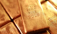 Giá vàng thế giới giảm mạnh nhất 4 tháng qua 