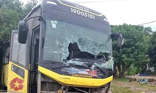 Thủ tướng yêu cầu khẩn trương điều tra vụ lật xe làm 10 người tử vong