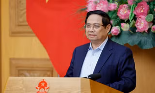 Thủ tướng: Không để thiếu xăng dầu, thiếu điện, thiếu năng lượng