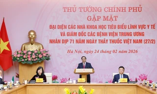 Thủ tướng Phạm Minh Chính gặp mặt, tri ân những 'thiên thần áo trắng'