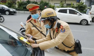 Quy định mới về mức phạt khi cho người không có giấy phép lái xe thuê xe tự lái 