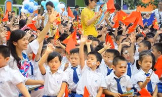 Khẩn trương hoàn thiện dự thảo Nghị định về miễn giảm học phí, hỗ trợ bữa trưa cho học sinh