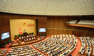 Thủ tướng đề nghị Quốc hội phê chuẩn bổ nhiệm Phó Thủ tướng và một số Bộ trưởng