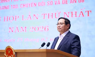 Thủ tướng: Chuyển từ làm nhiều sang làm đúng, làm trúng