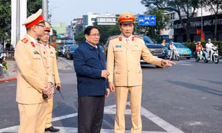 Thủ tướng: Lực lượng cảnh sát giao thông tiên phong, gương mẫu 'vì nhân dân phục vụ'