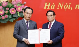 Công bố quyết định của Bộ Chính trị, Thủ tướng Chính phủ về công tác cán bộ 