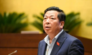 Bộ trưởng Bộ Xây dựng Trần Hồng Minh: Cấp phép xây dựng… ‘khổ lắm’