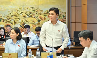 Mua bán xe máy cũ không nên bắt buộc phải công chứng