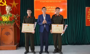 Đảng viên Gen Z dân tộc Cờ Lao viết đơn tình nguyện đi nghĩa vụ công an nhân dân