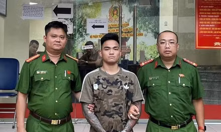 Hà Nội: Bắt giữ đối tượng dùng điếu cày đánh người trên phố 