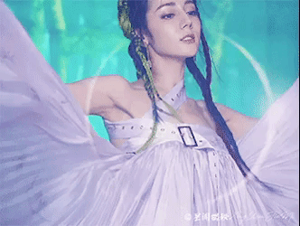 Cười ngất khi dân mạng chế ảnh diễn xuất ‘đơ toàn tập’ của ‘Mộc Lan’ Lưu Diệc Phi ảnh 5