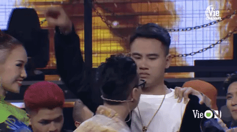 GDucky gây tranh cãi vì bật khóc, hét lớn khi thua Dế Choắt, HLV Karik lên tiếng ảnh 1