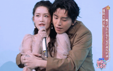 Lý Thấm bị đồng nghiệp nam sàm sỡ ngay trên sân khấu? Người trong cuộc đính chính ảnh 1