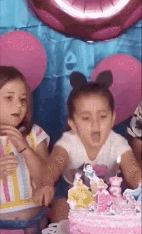 Trấn Thành hùng hục giật tóc Hari Won túi bụi, fan ‘ngã ngửa’ khi biết lý do ảnh 3