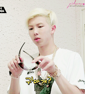 RM (BTS) luôn được khen là một trong những idol thông minh nhất, đọc nhiều sách nhất. Nhưng về độ phá đồ thì RM cũng đứng đầu bảng luôn.