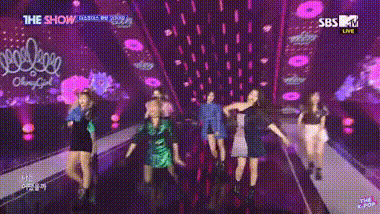 Mimi chẳng may bị ngã