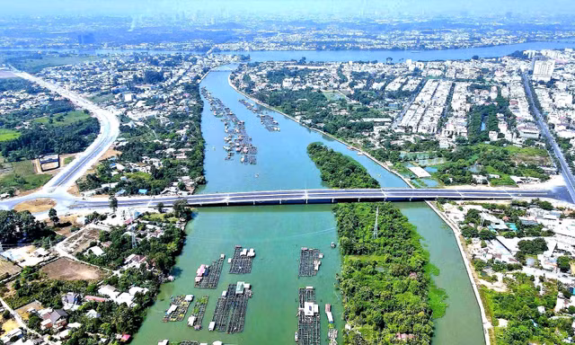 Đồng Nai đang đẩy mạnh phát triển hạ tầng giao thông, tăng cường kết nối với các tỉnh thành phía Nam. Ảnh: Văn Quân