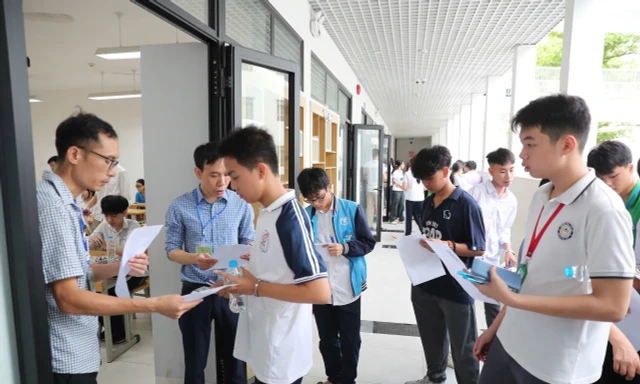 Thí sinh thi lớp 10 năm 2025 Ảnh: NHƯ Ý 