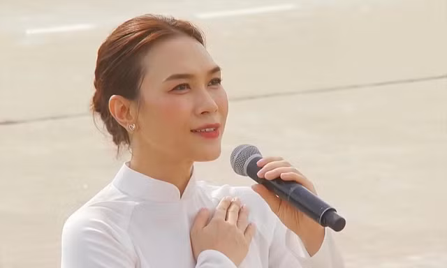 Hình ảnh đẹp của Mỹ Tâm trong đại lễ 2/9 làm nức lòng người hâm mộ