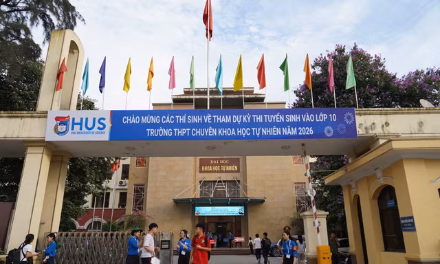 Gần 4.000 hồ sơ đăng kí dự thi lớp 10 vào Trường THPT Chuyên Khoa học Tự nhiên năm học 2026-2027