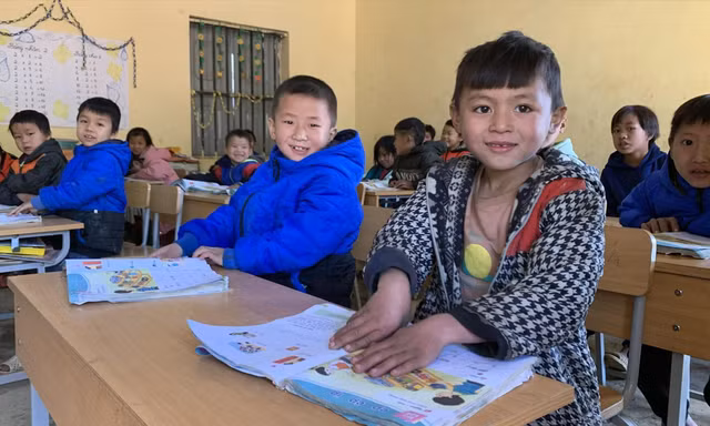 Bảo đảm ngân sách cung cấp miễn phí sách giáo khoa trước năm 2030