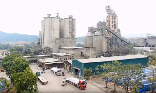 Dự án nhà máy Xi măng Hoàng Mai có hồ sơ điều chỉnh giấy phép khai thác mỏ đã được thực hiện từ năm 2012 nhưng đến nay vẫn chưa hoàn tất 