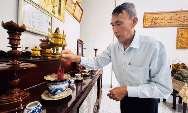 Bàn thờ không di ảnh của Mẹ Việt Nam Anh hùng Trần Thị Giàu Ảnh: Nguyễn Ngọc 