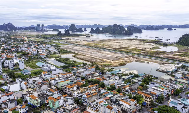 Một góc đặc khu Vân Đồn