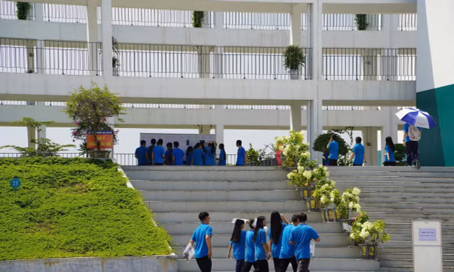 Kì thi lại đặc biệt 