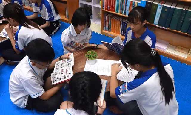 Phòng đọc sách tại Nhà văn hóa - Khu thể thao thôn Vạn Điểm