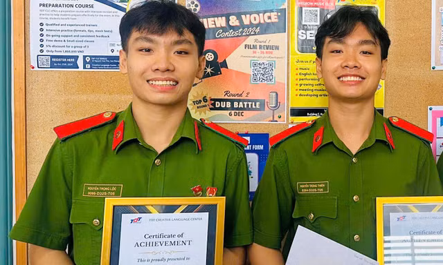 Anh em song sinh Nguyễn Trọng Thiên và Nguyễn Trọng Lộc (SN 2004), hiện là học viên Trường Đại học Cảnh sát nhân dân, TPHCM 