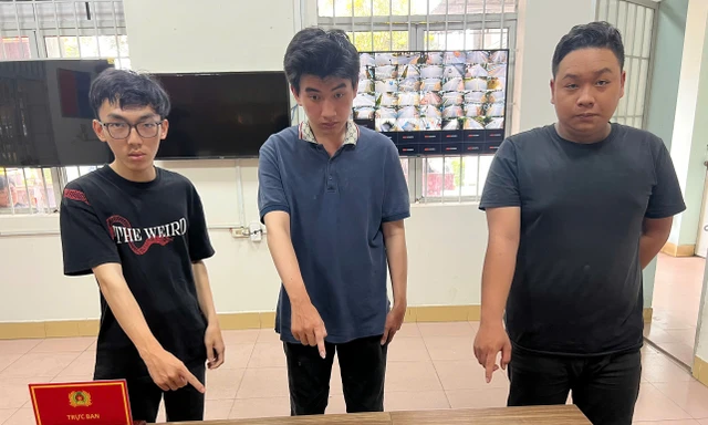 Giả danh công an cưỡng đoạt tài sản người đi đường